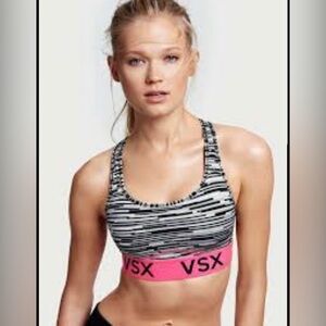 VS Sport The Player Black Gray Fluorescent-Pink Printed Racerback Bra